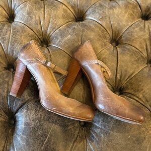 Women's Brown Frye Leather Mary Jane Block Heel Pumps